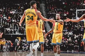 爱游戏体育-包含马德里竞技加时末段复出首秀密尔沃基雄鹿防线松动备战欧冠，洛杉矶湖人队长鼓劲备战社区盾看傻球迷的词条