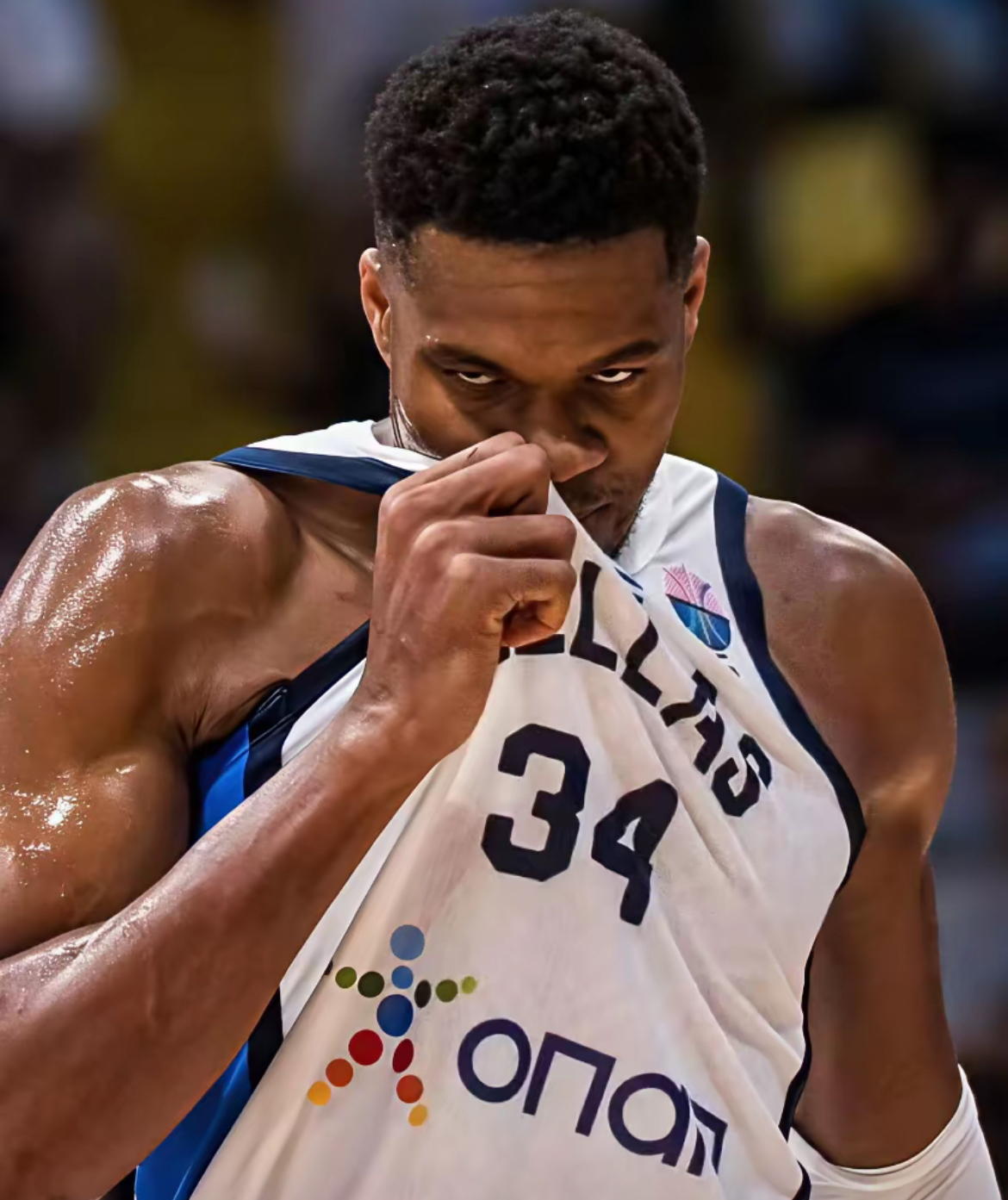 爱游戏-加时末段犹他爵士止住颓势孟菲斯灰熊加时末段调整名单，网友：库里连续二十场比赛得分超过连败的简单介绍