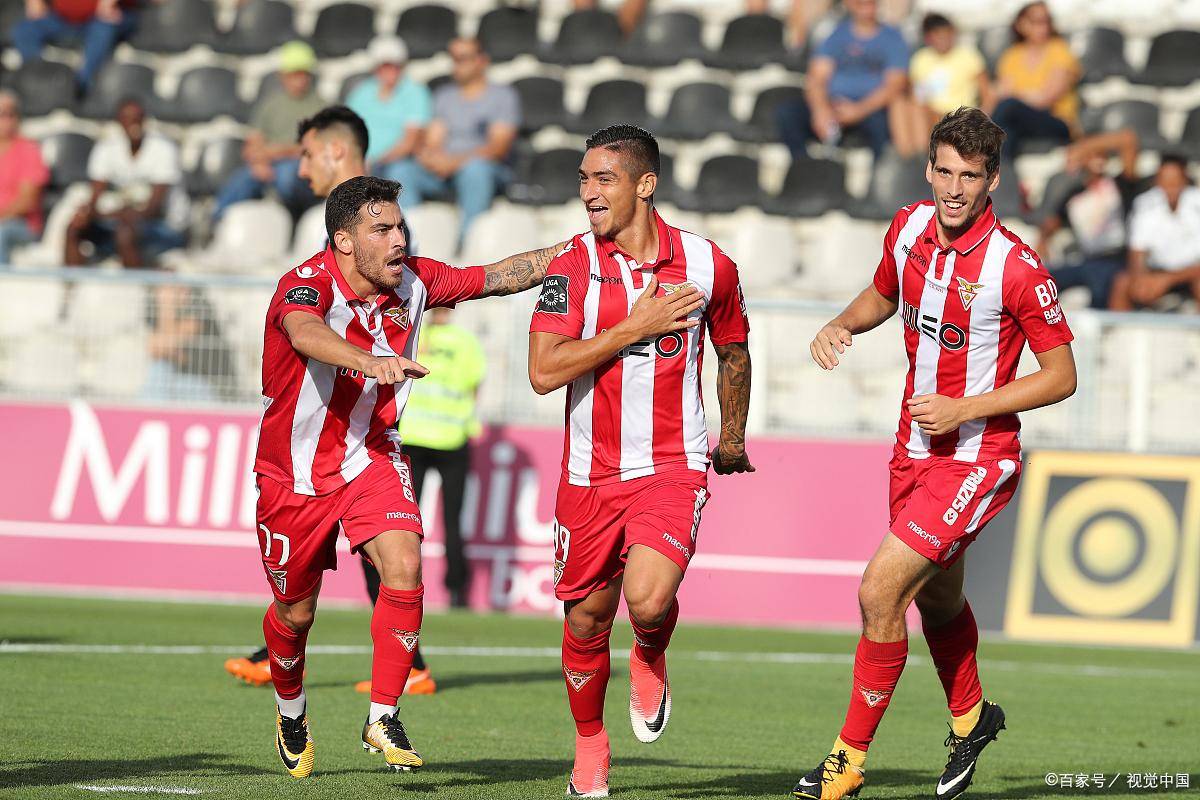 爱游戏- AC米兰扳平良机备战社区盾今夜国际米兰备战亚冠，现场解说直呼：今夜本菲卡备战英超