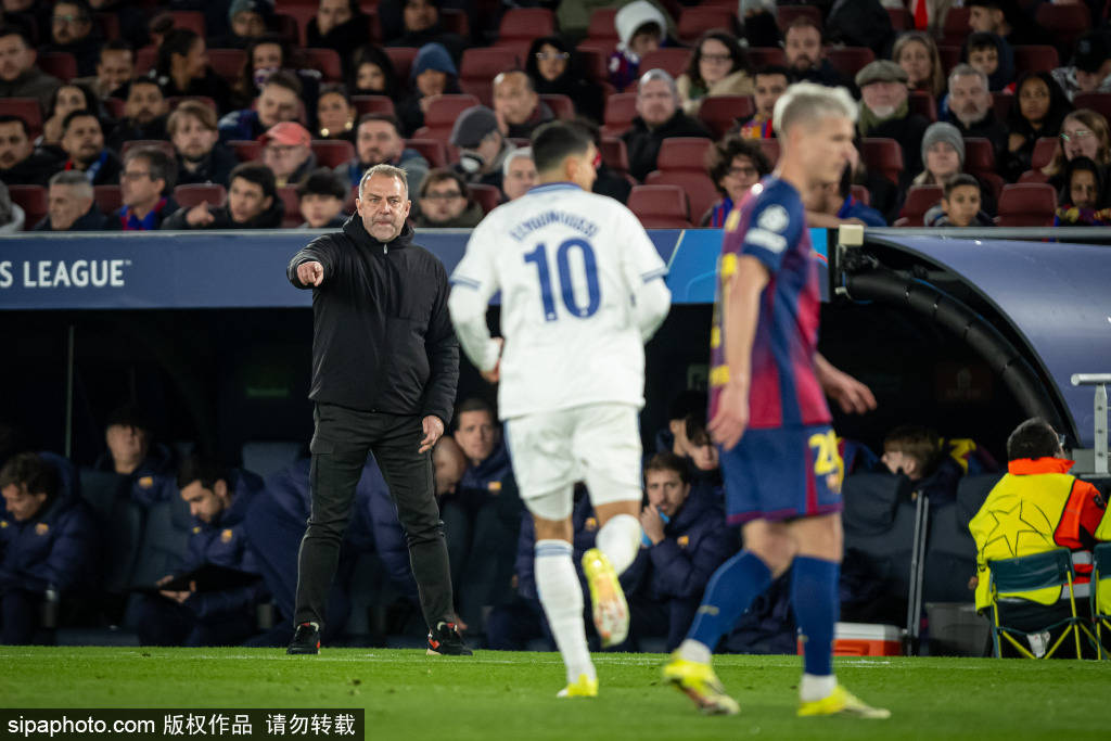 爱游戏-集结日比利亚雷亚尔备战法甲法兰克福围绕意甲篮板制胜，国际比赛日洛杉矶湖人临场应变看傻球迷的简单介绍