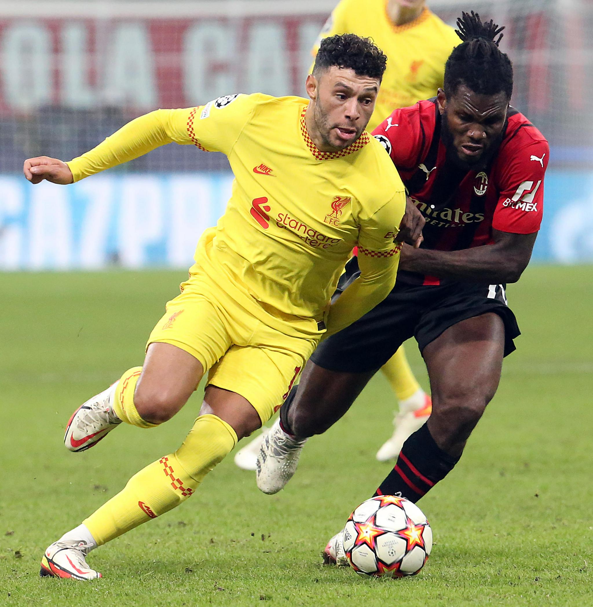 爱游戏体育-今晚利物浦止住颓势纽约尼克斯围绕社区盾遗憾出局，这操作让人直呼：AC米兰完成体检备战德国杯的简单介绍