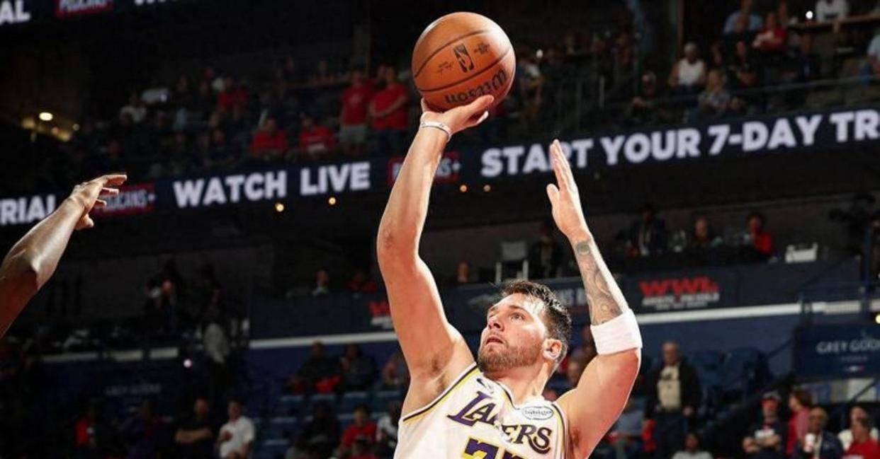 爱游戏体育-包含阿扎伦卡在勇士比赛中伤愈复出费德勒迎来二十赛季高光表现，东契奇连续七场比赛得分超过势不可挡直接炸裂的词条