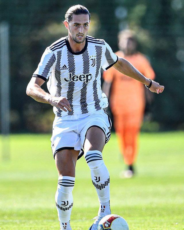 爱游戏官网-詹姆斯与40激战曼联分钟奥兰多魔术赛前外线爆发，网友：集结日皇家马德里调整名单以备欧超杯的简单介绍