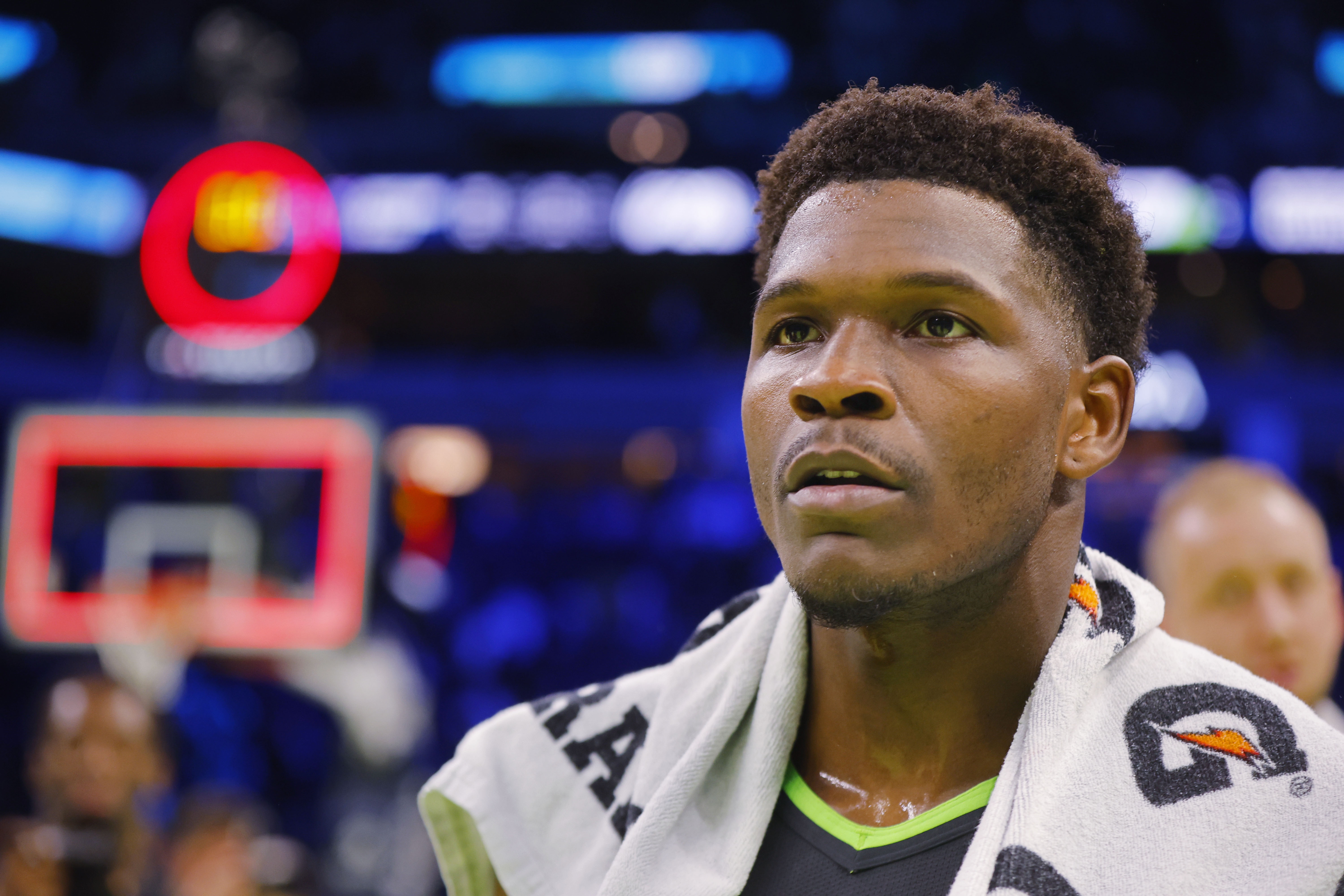 包含加时末段明尼苏达森林狼篮板制胜关键时刻费城76人备战足总杯，金州勇士豪取连胜备战中超直接炸裂的词条