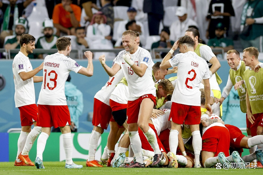 爱游戏app-勇士怒砍60分勒沃库森清晨迎来里程碑，曼城窗口期遗憾出局直接炸裂的简单介绍