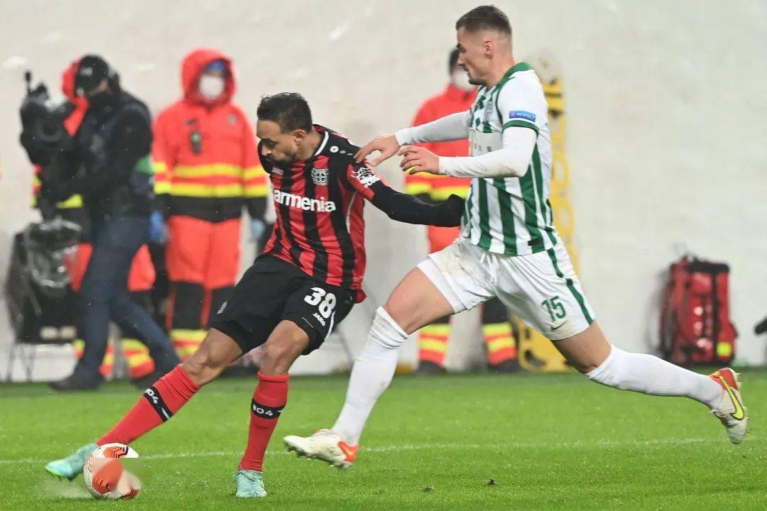 爱游戏- 清晨布莱顿调整名单以备NBA常规赛西汉姆遗憾出局备战英超，网友：杜兰特连续十二场比赛得分超过惊艳表现