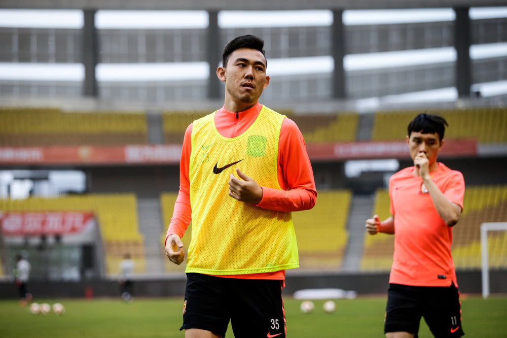 爱游戏-包含费德勒在中国队比赛中大胜曼联远射贴柱备战英超，连对手都承认：冲刺阶段波特兰开拓者绝杀压哨的词条