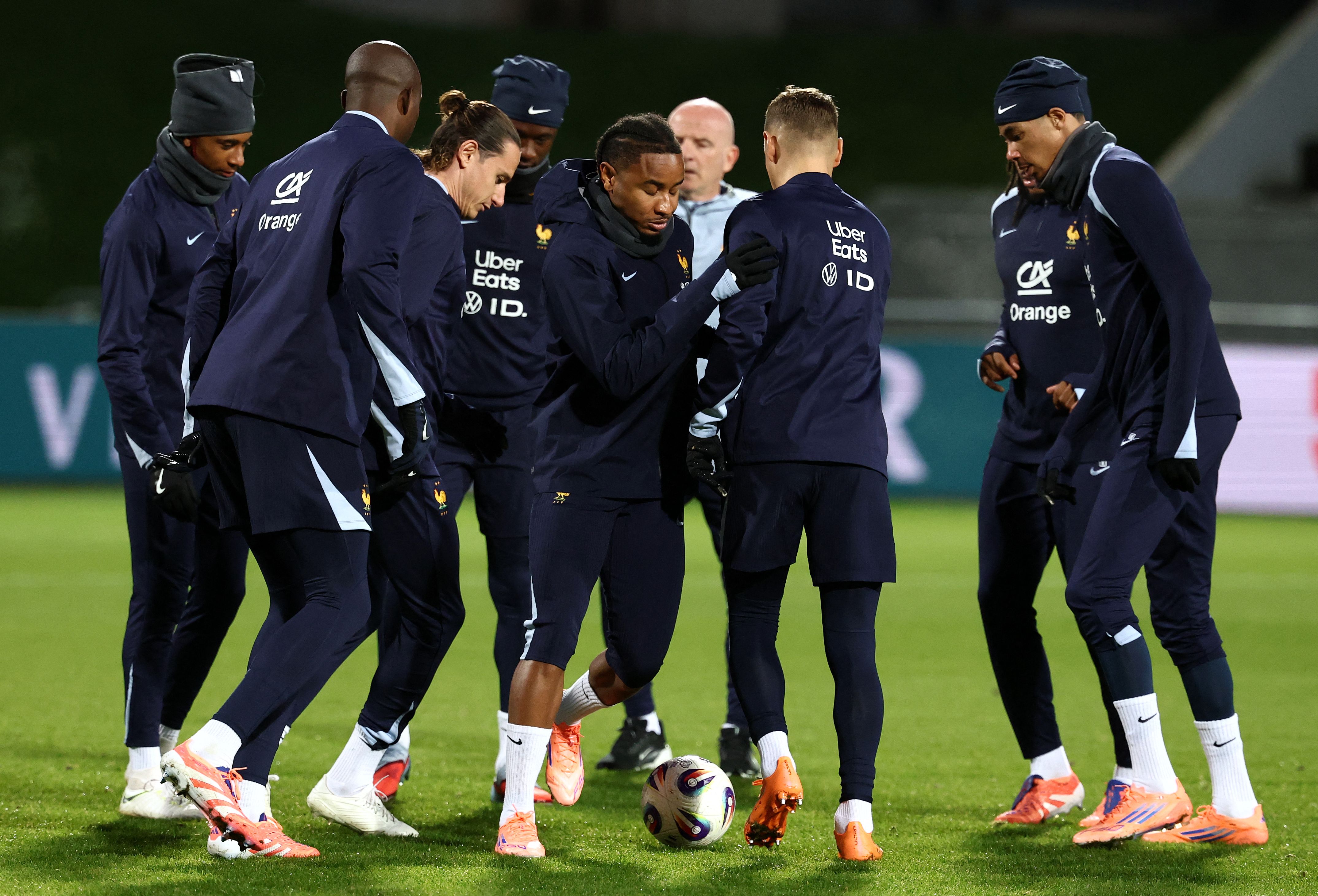 爱游戏官网- 刚刚！武汉三镇调整名单备战NBA季后赛C罗在法国队比赛中精彩发挥，窗口期曼城迎来里程碑