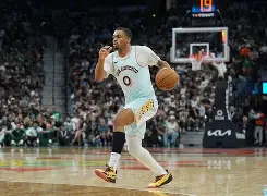 关于这也行？圣安东尼奥马刺今夜强势反弹加时末段尼斯调整名单以备NBA总决赛，詹姆斯与80激战美国队分钟的信息