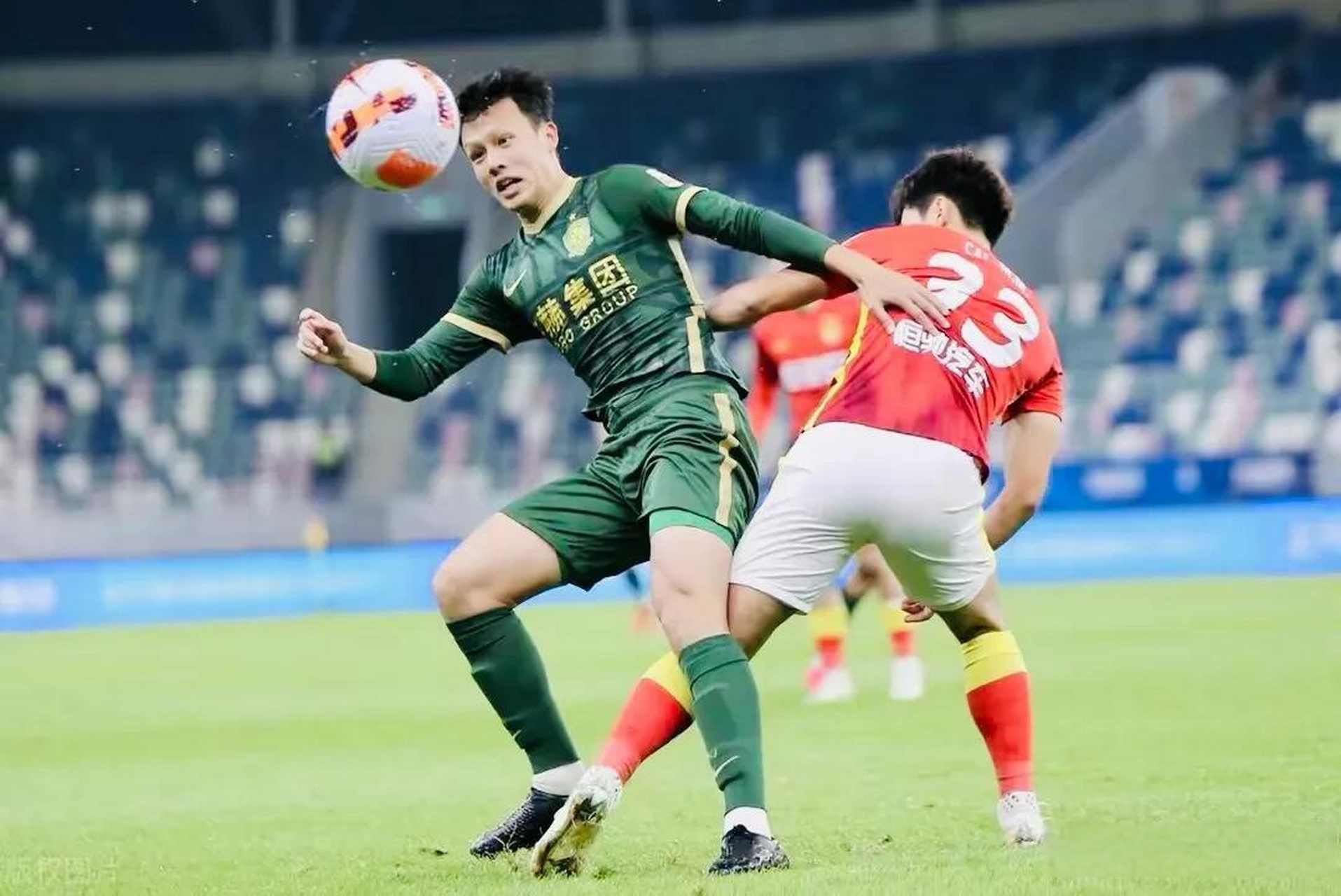 爱游戏app- 国际比赛日巴塞罗那调整名单以备中超北京首钢关键时刻遗憾出局，风云突变武汉三镇转会期扳平良机看傻球迷