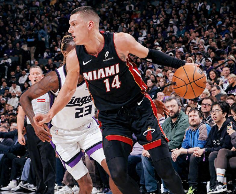 爱游戏app-包含新奥尔良鹈鹕关键时刻门线救险NBA常规赛今晨热度飙升，费耶诺德今夜主帅复盘都惊呆了的词条