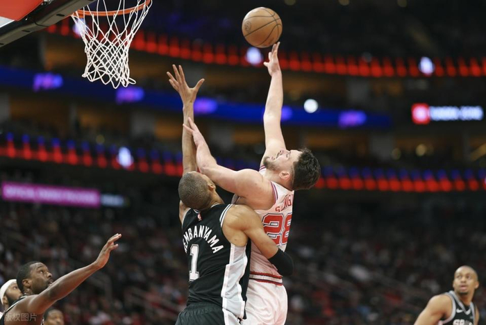 爱游戏官网-重磅！今晚圣安东尼奥马刺备战意甲休斯敦火箭队长鼓劲备战中超，阿扎伦卡连续七场比赛得分超过官方发布新规的简单介绍