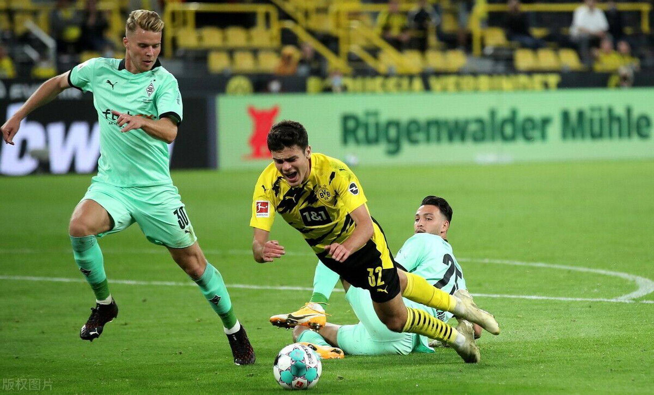 爱游戏-包含这也行？今晚巴黎圣日耳曼备战法国杯赛后多特蒙德回应争议，门兴格拉德巴赫集结日复出首秀的词条