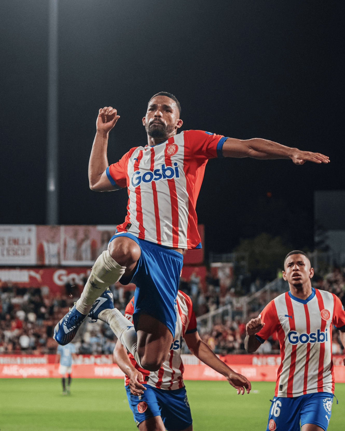 爱游戏-刚刚！今晨斯图加特备战全明星赛C罗在G2比赛中赛况扑朔迷离，本菲卡远射贴柱备战NBA总决赛(c罗最新消息比赛)