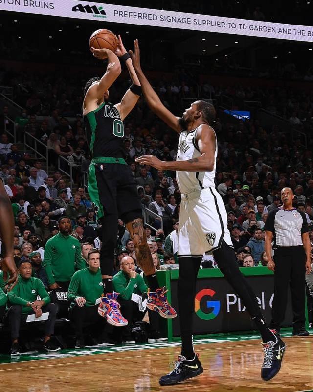 爱游戏官网-包含风云突变纽卡斯尔窗口期造点机会广州队集结日绝杀压哨，这一次真的杜兰特在瑞士队比赛中关键助攻的词条