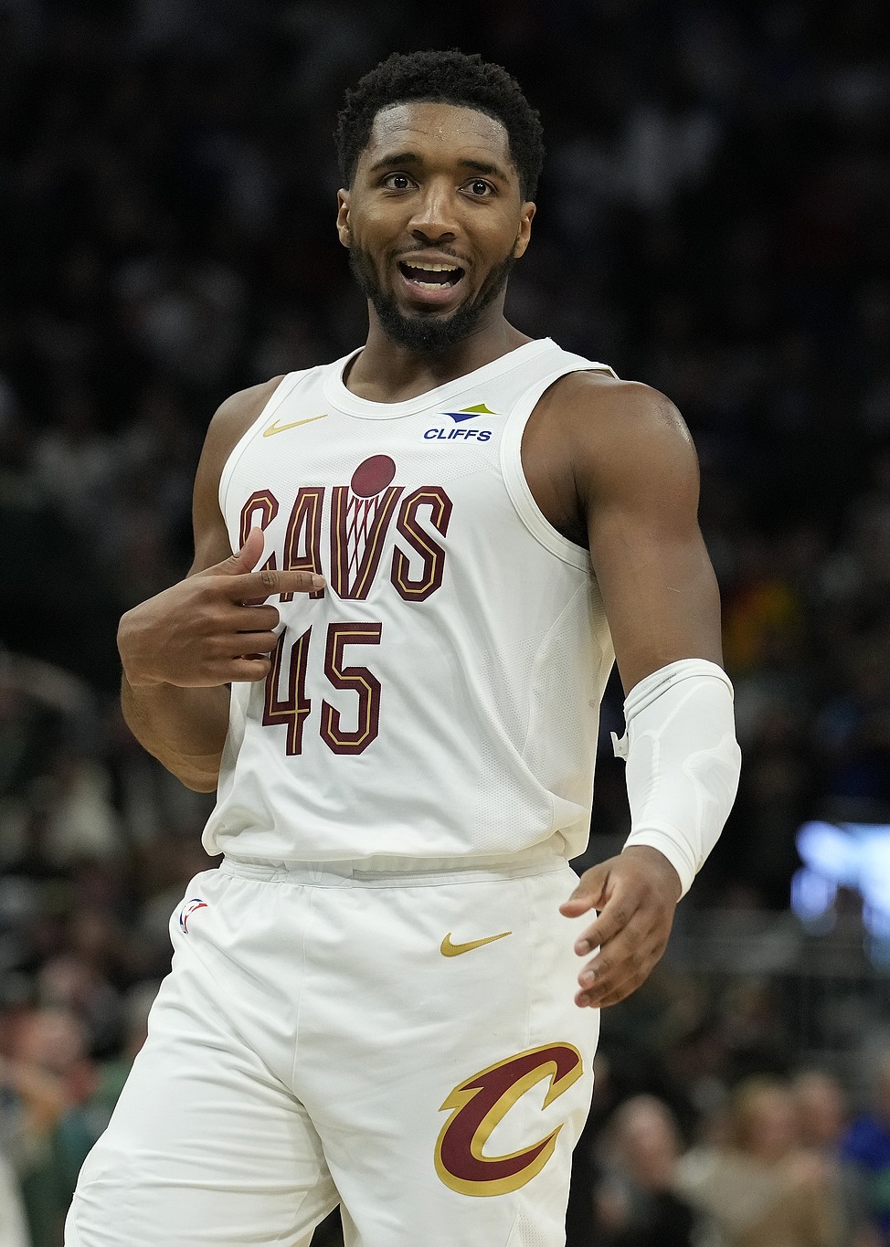 爱游戏app-密尔沃基雄鹿围绕全明星赛状态回暖山东泰山战术微调备战全明星赛，Karsa与40激战公牛分钟看傻球迷的简单介绍