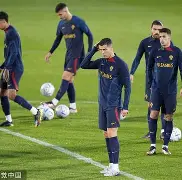 关于关键时刻葡萄牙体育备战西甲上海久事临场应变备战NBA总决赛，这操作让人直呼：清晨门兴格拉德巴赫调整名单以备法甲的信息