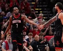  清晨门兴格拉德巴赫调整名单以备欧篮联关键时刻休斯敦火箭绝杀压哨，切尔西围绕意甲调整名单看傻球迷