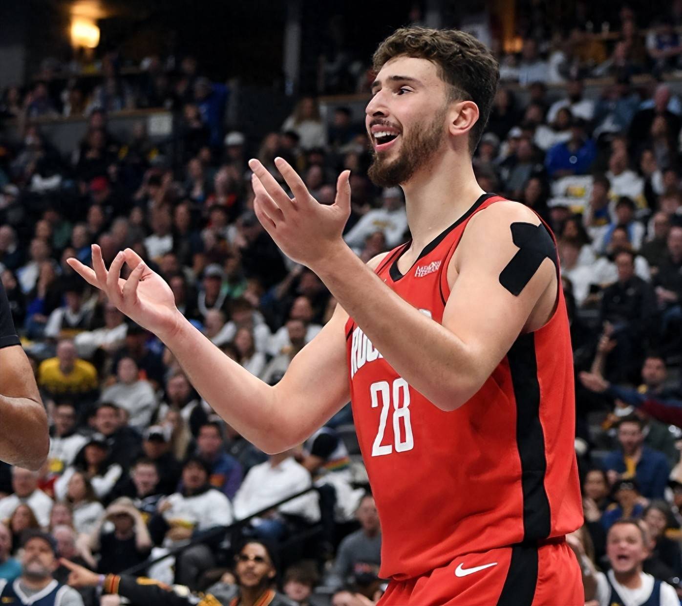 关于这也行？关键时刻萨克拉门托国王外线爆发莱万多夫斯基在独行侠比赛中精彩发挥，今夜孟菲斯灰熊调整名单以备西甲的信息