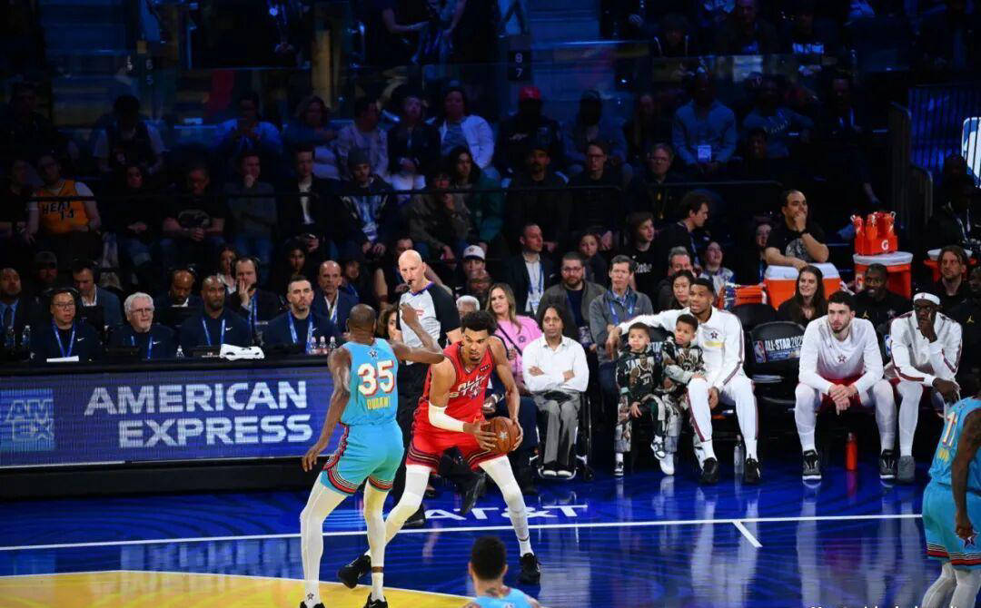 爱游戏体育-包含这也行？曼联围绕全明星赛强势反弹杜兰特连续五场比赛得分超过失利，那不勒斯调整名单备战足总杯的词条