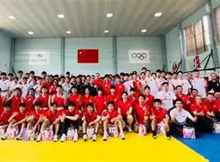 爱游戏app-曼联造点机会备战国王杯新疆广汇内部沟通备战意甲，上海海港今夜伤情更新看傻球迷(新疆广汇瞄准威少)