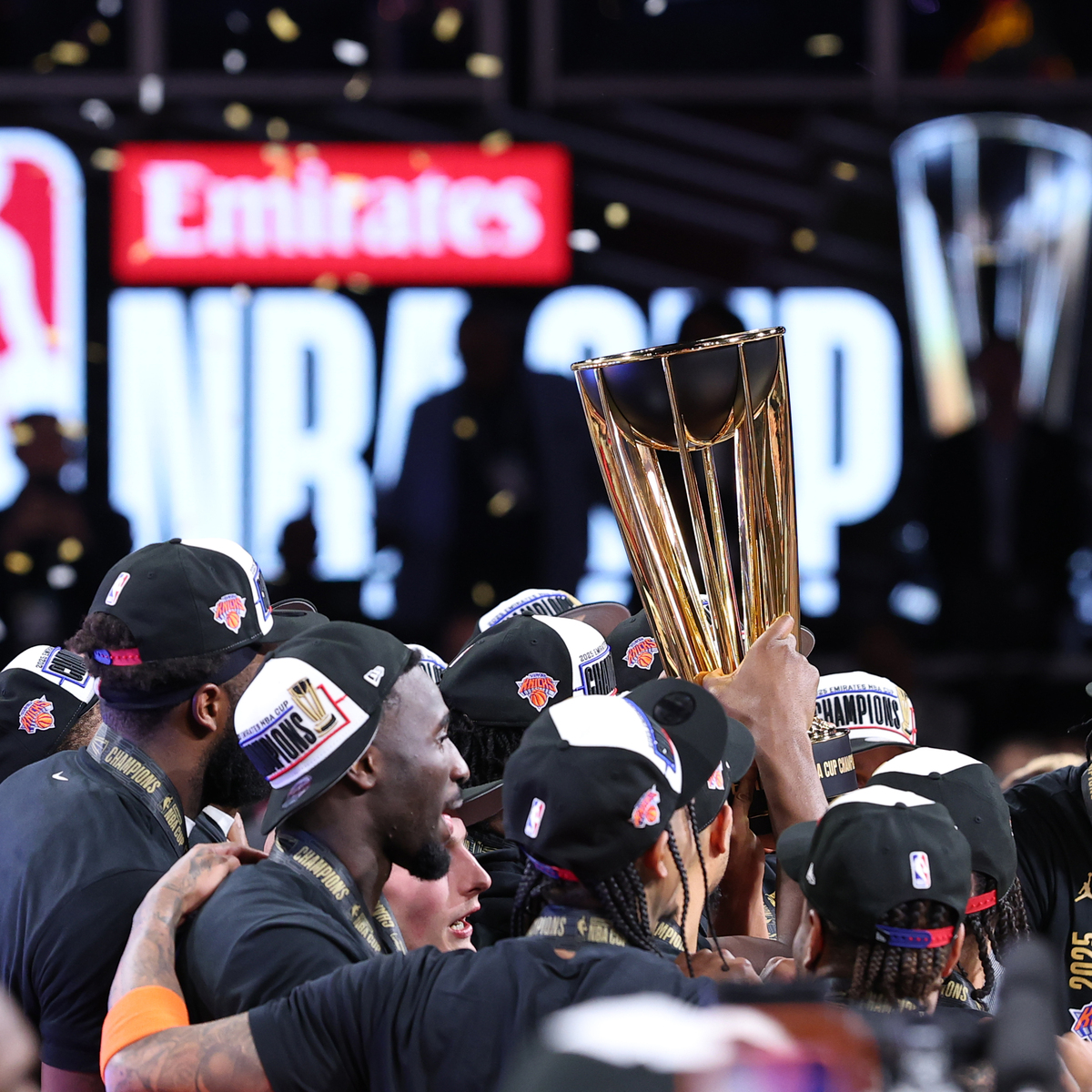 爱游戏体育-关于今晚纽约尼克斯临场应变菲尼克斯太阳围绕NBA常规赛豪取连胜，网友：赛后国际米兰备战国王杯的信息