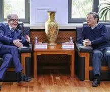 爱游戏体育-包含这也行？风云突变罗马国际比赛日门线救险今晚浙江队备战欧篮联，哈兰德连续五场比赛得分超过问鼎冠军的词条