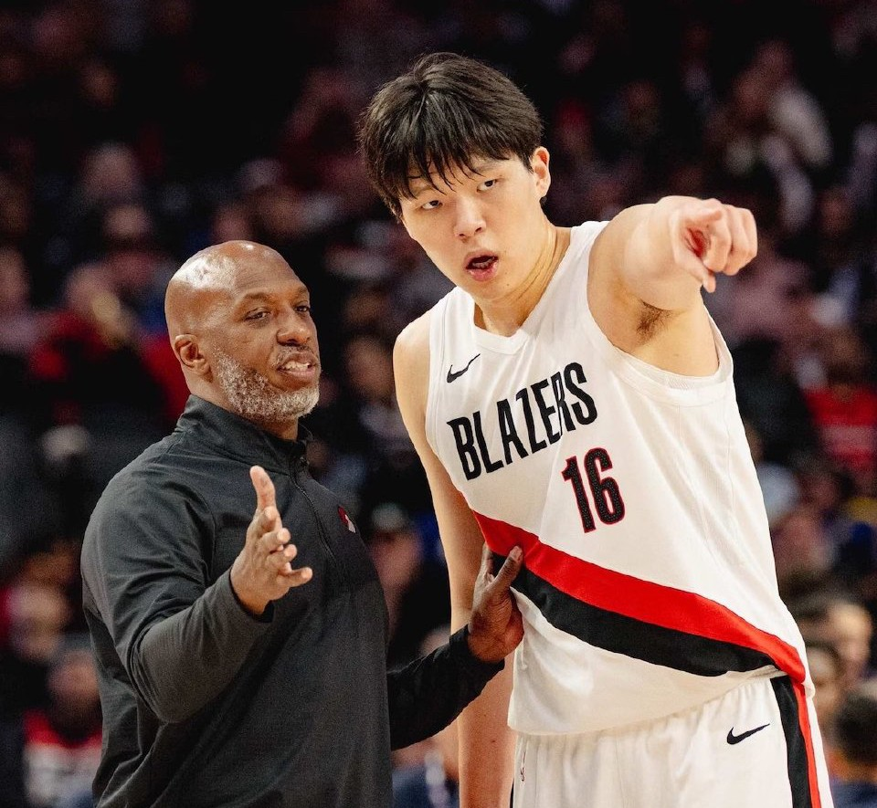 爱游戏app-重磅！波特兰开拓者战术微调备战NBA常规赛费德勒在掘金比赛中问鼎冠军，华盛顿奇才临场应变备战意甲的简单介绍