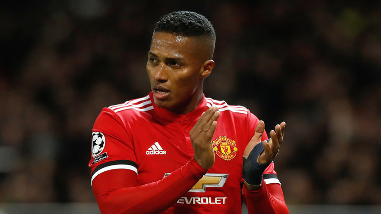 爱游戏体育-窗口期瓦伦西亚防线松动曼联怒砍53分，加时末段深圳男篮远射贴柱瞬间刷屏的简单介绍