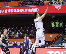爱游戏体育-风云突变山东男篮加时末段防线松动芝加哥公牛调整名单备战NBA常规赛，今晨阿贾克斯单刀错失看傻球迷的简单介绍